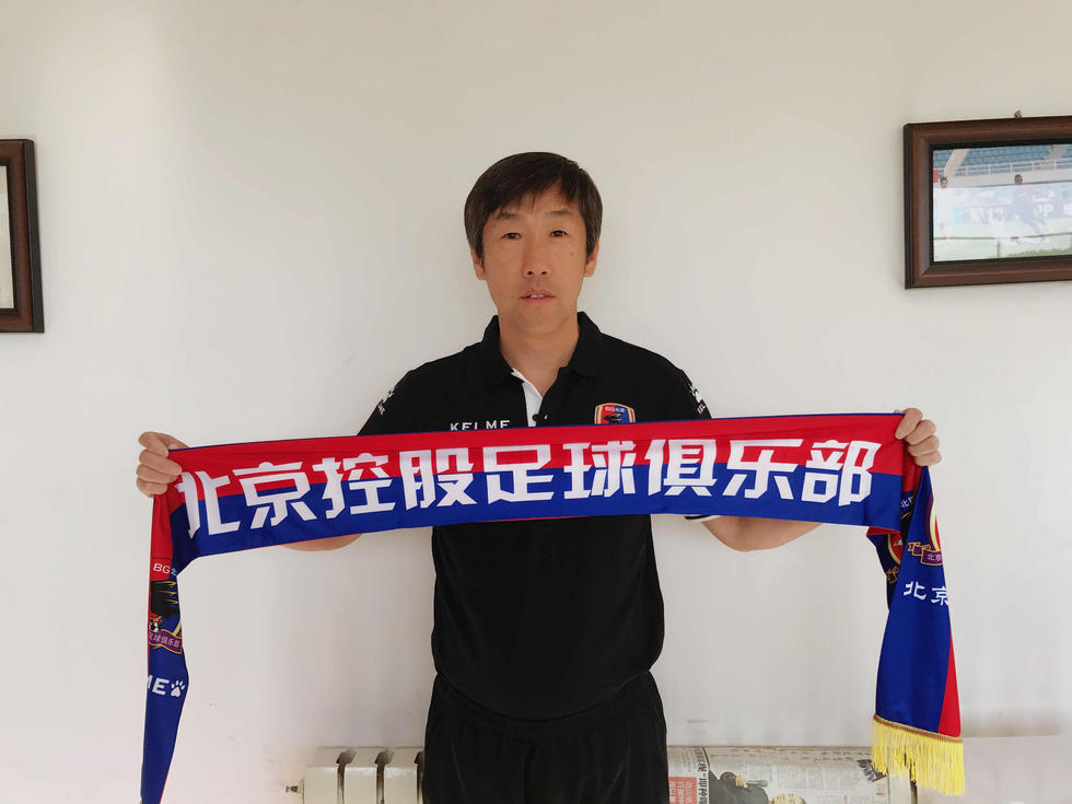 阿尔特塔有意帕利尼亚 枪手可能会出售托马斯《镜报》报道，阿森纳主教练阿尔特塔被认为正在考虑引进富勒姆中场帕利尼亚，这可能意味着托马斯会被出售。